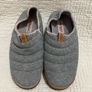 Olukai Mahana Gray Quilted Tan Leather House Slippers Sz 8